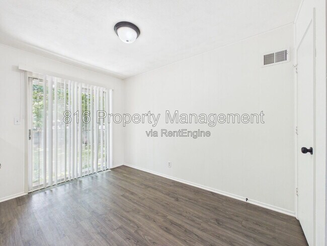 Building Photo - 2835 Tepee Ave