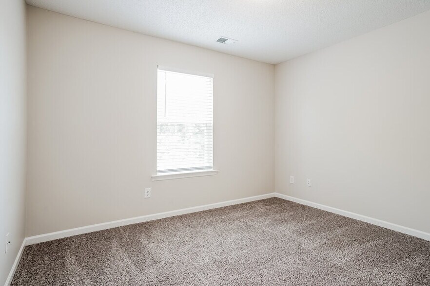 Building Photo - 3323 Marshlane Way