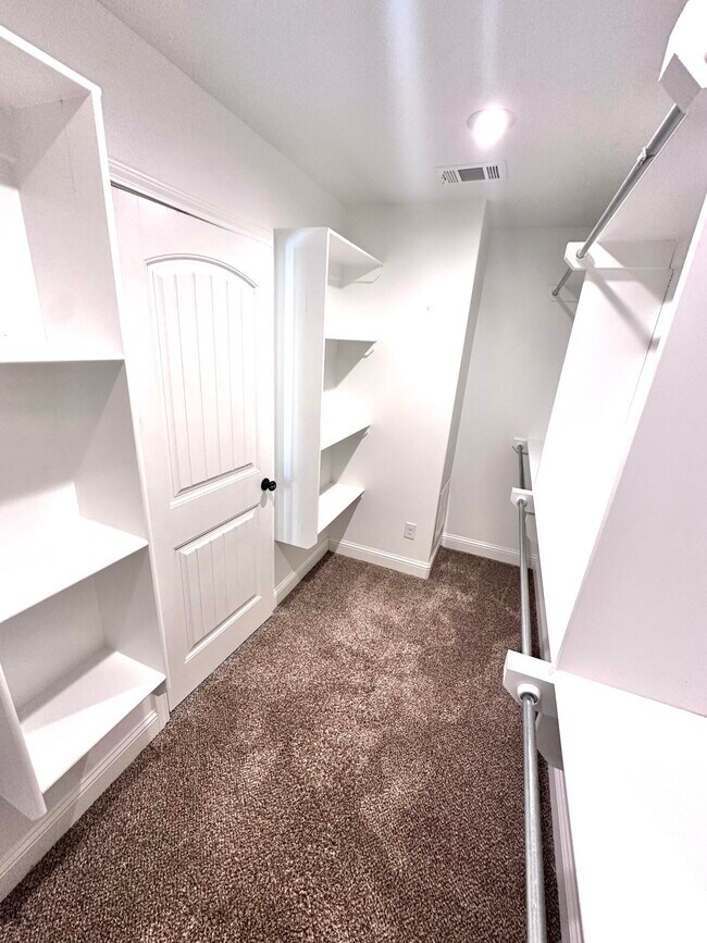 Building Photo - 7526 102nd St