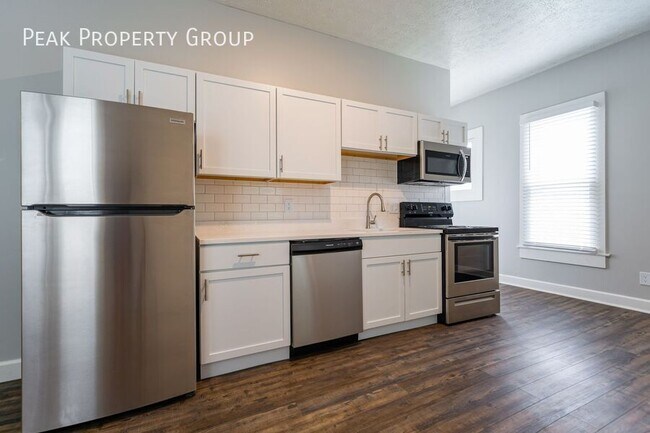 Building Photo - 732 1/2 Neil Avenue-