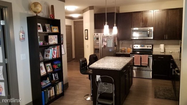 Building Photo - 2 br, 2 bath Apartment - 725 MELPARK DR