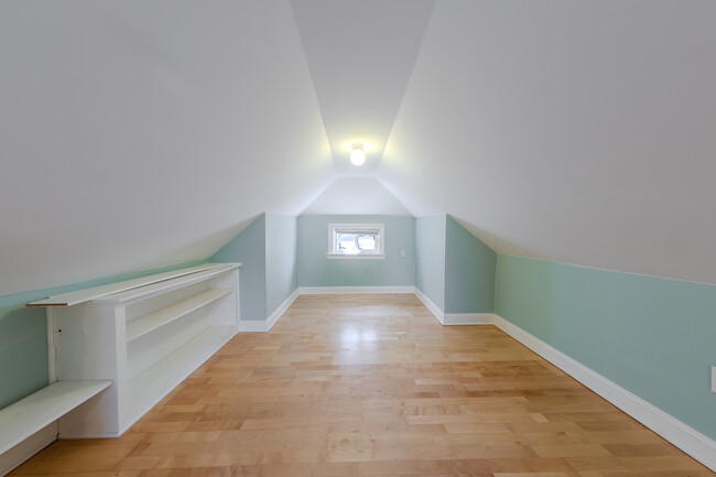 Building Photo - 1648 W Cullerton St
