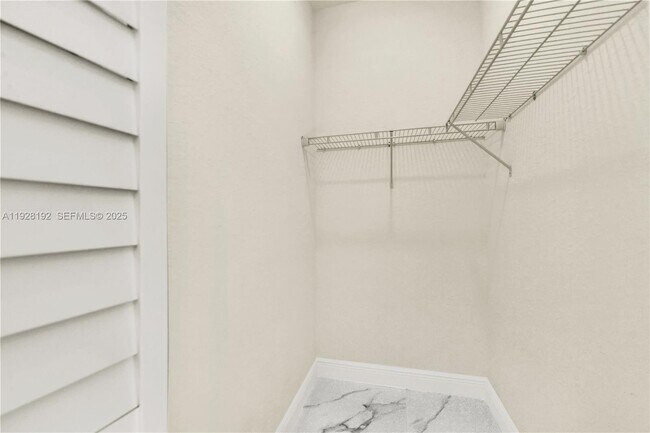 Building Photo - 2910 Flora Ave N