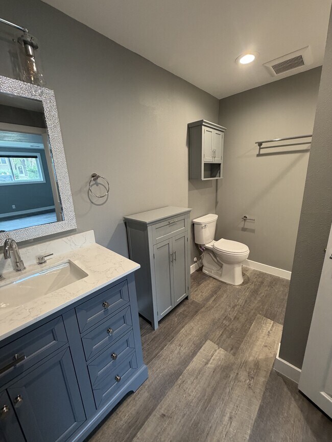 Building Photo - 3212 Hollyhock Hill