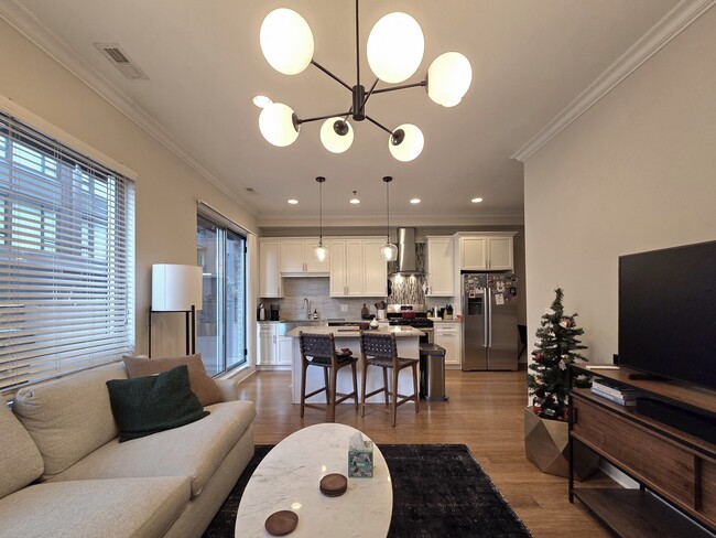 Building Photo - 20 N Aberdeen St