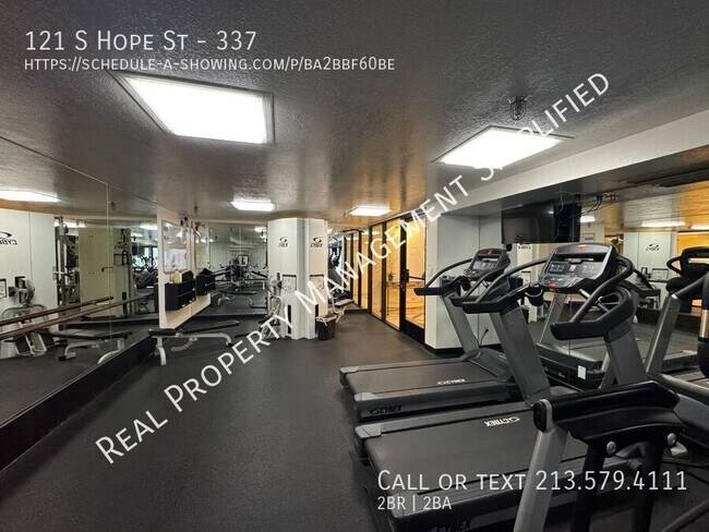 Building Photo - 121 S Hope St