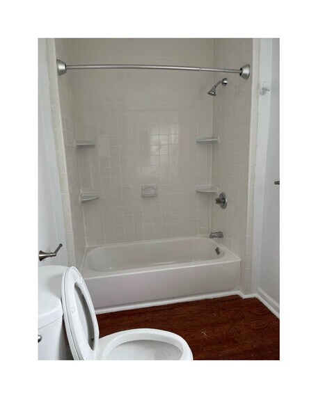 Building Photo - 1391 Park Ave