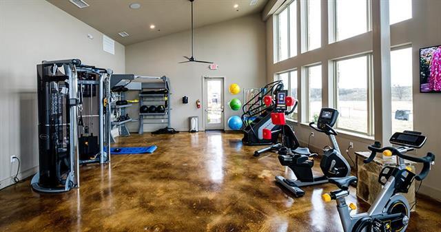 Building Photo - 2145 Miramar Dr