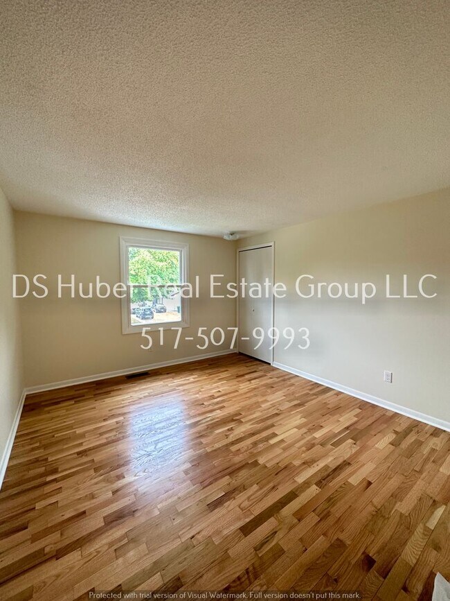 Building Photo - 3501 Sandhurst Dr