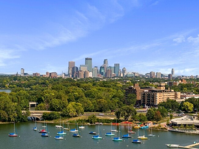 Building Photo - 2885 Knox Ave S