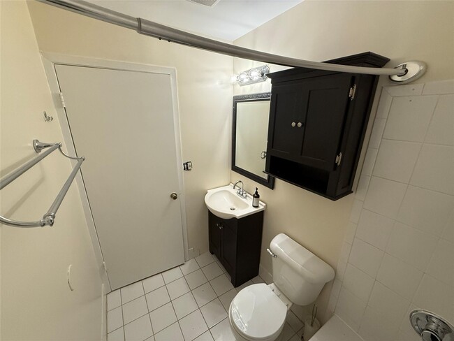 Building Photo - 1425 Crotona Ave