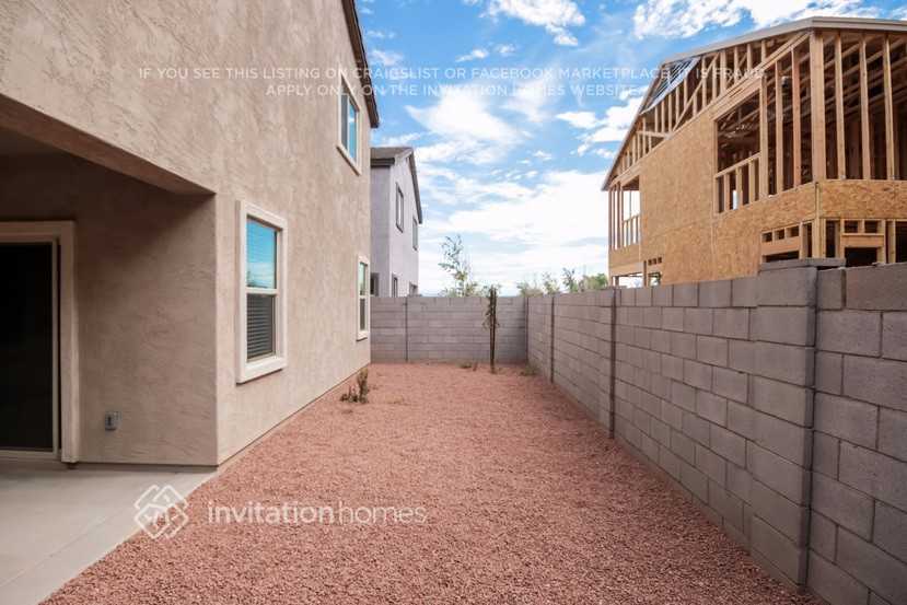 Building Photo - 1259 E Taylor Trail