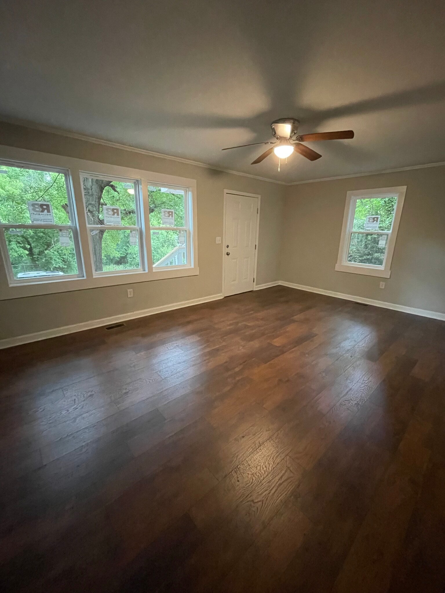 Living Room - 825 Dora Dr