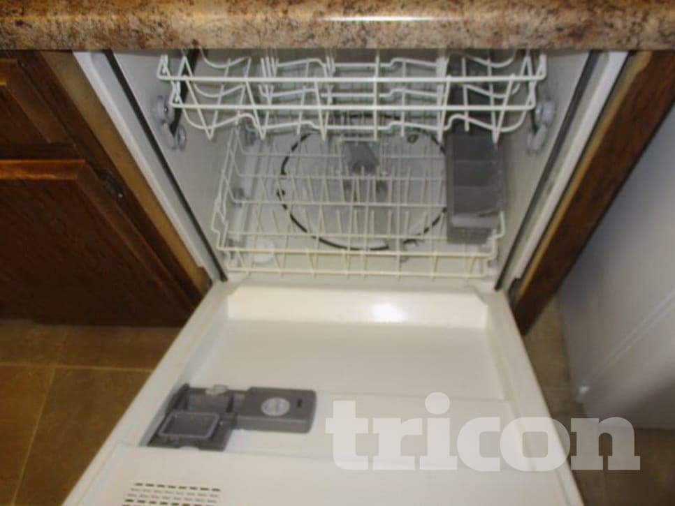 Building Photo - 4323 W Poinsettia Dr