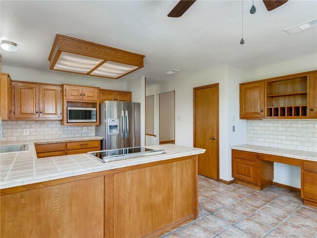 Building Photo - 10511 Hibbs Ln