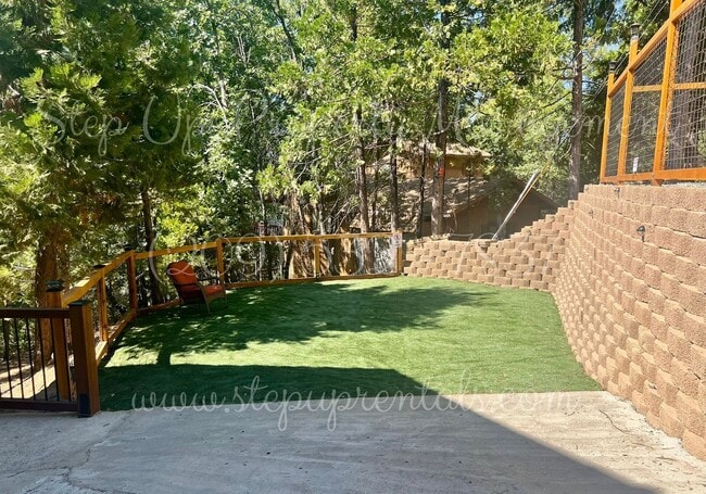 Building Photo - Cedar Ridge 3BR/3BA – Modern Luxury in a F...