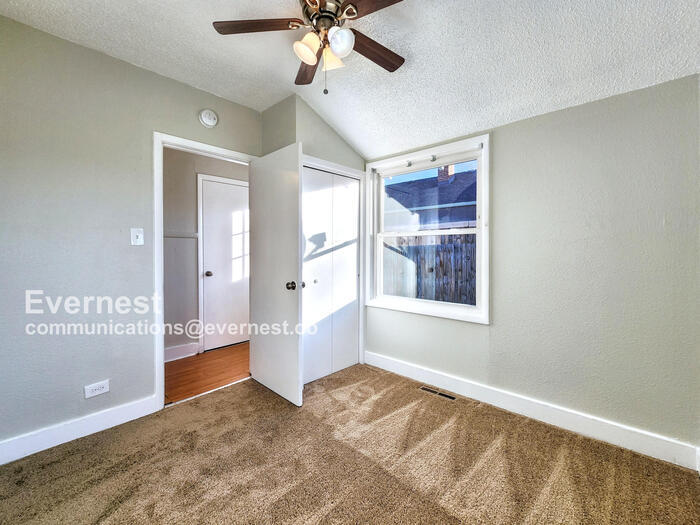 Building Photo - 245 S Hazel Ct