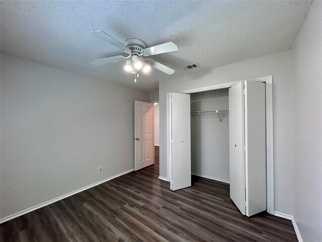 Building Photo - 9212 Kempler Dr