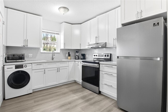 Building Photo - 3318 NW 19th Ave