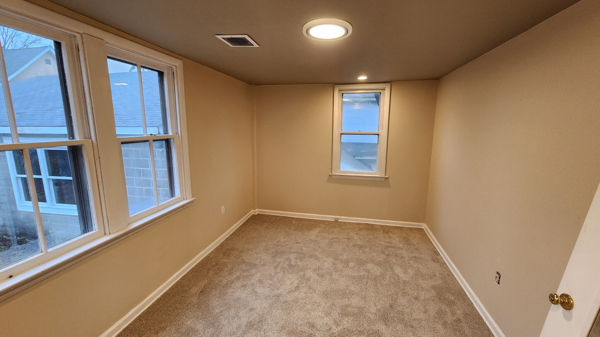 Bedroom - 95 W Ashland St