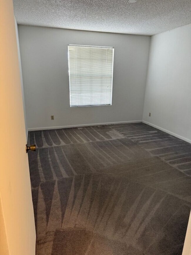 Building Photo - Lexington Place - 0234