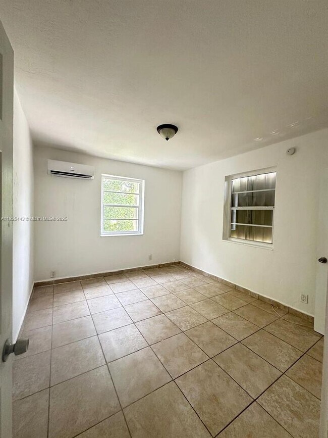 Building Photo - 3452 SW 7th St