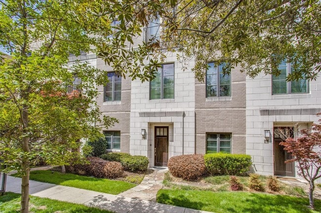 Building Photo - 3210 Carlisle St