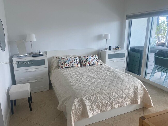 Building Photo - 6580 Indian Creek Dr