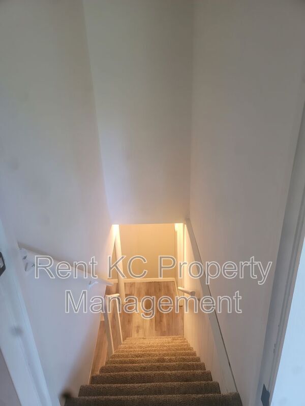 Building Photo - 2709 NE 63rd St