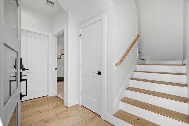 Building Photo - 1817 Elite Dr