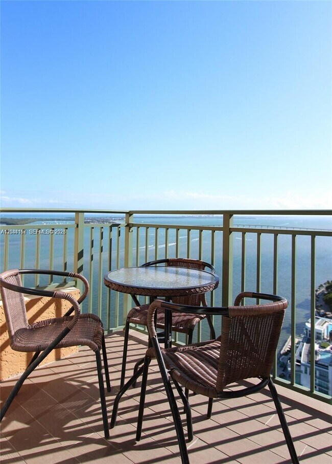 Building Photo - 1155 Brickell Bay Dr