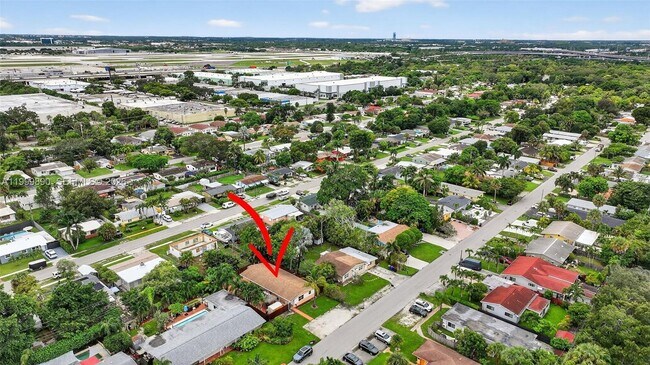 Building Photo - 920 SW 30th St