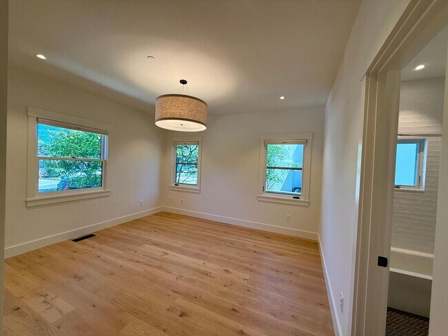 Building Photo - 5 Monte Vista Ave