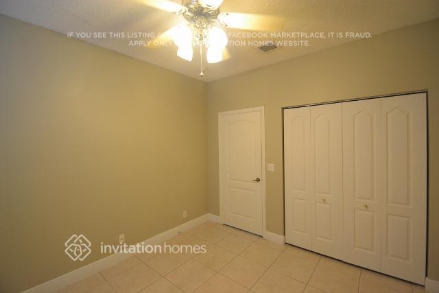 Building Photo - 1530 SW 193rd Ave