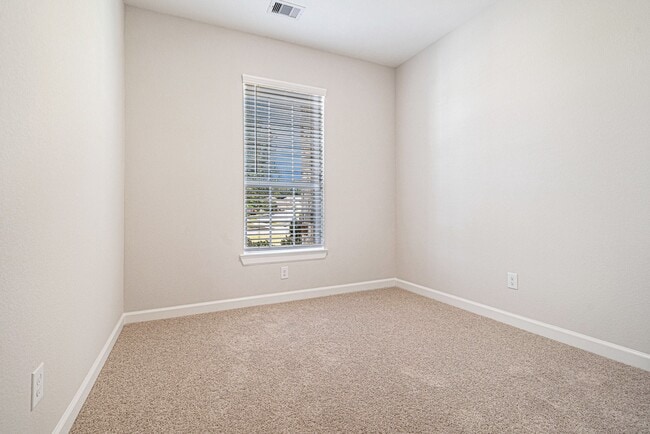 Building Photo - 6107 White Spruce Dr