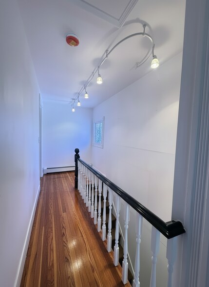 Building Photo - 30 Cedar St