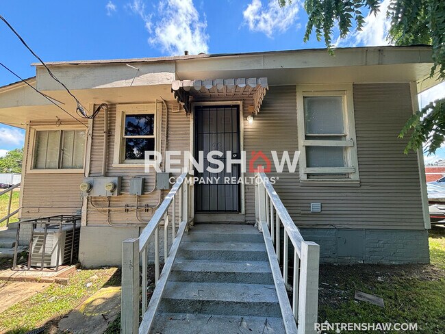 Building Photo - 1423 Lyndale Ave