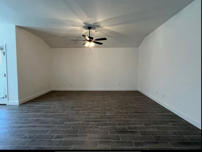 Building Photo - 1331 Ari Ave