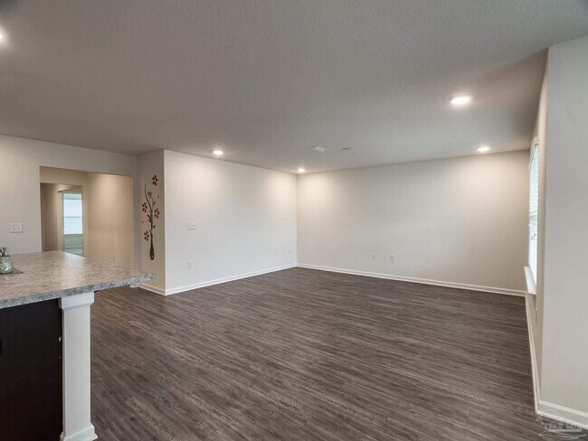 Building Photo - 5760 Blackhorse Cir