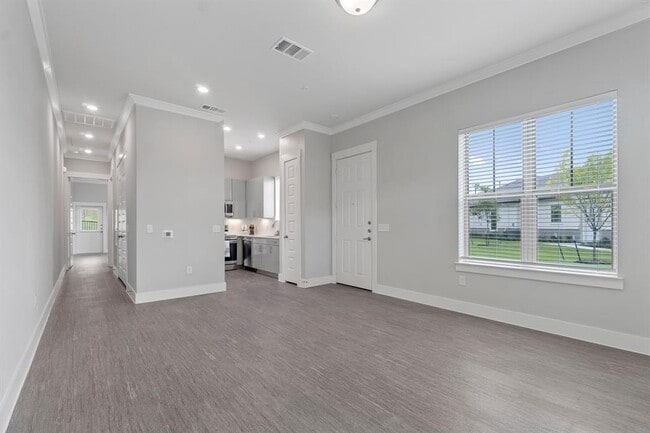 Building Photo - 4024 Bungalow Ln