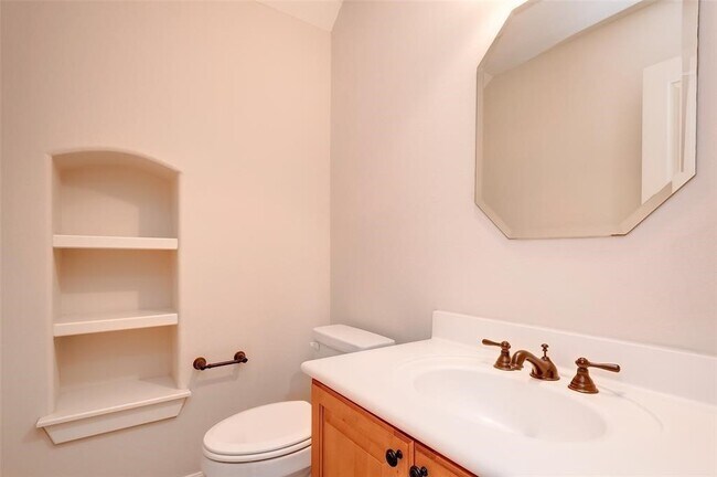 Building Photo - 34 N Longsford Cir