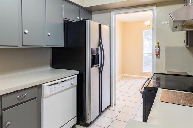 Building Photo - 7123 S Gessner Rd