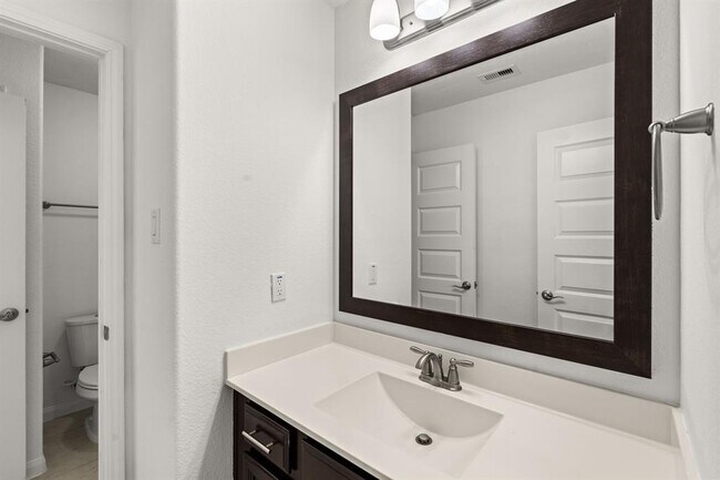 Building Photo - 4615 Hollow Chase Ln