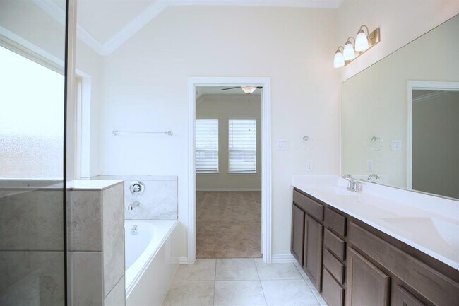 Building Photo - 10702 Balivcar Ct