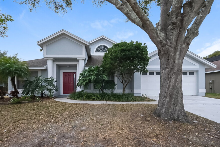 Primary Photo - 2002 Alafia Oaks Dr