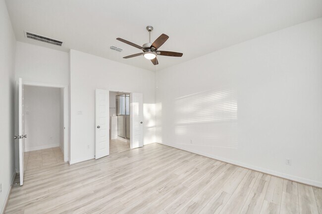 Building Photo - 6707 Regatta Park Ln