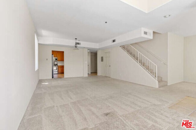 Building Photo - 10790 Rose Ave