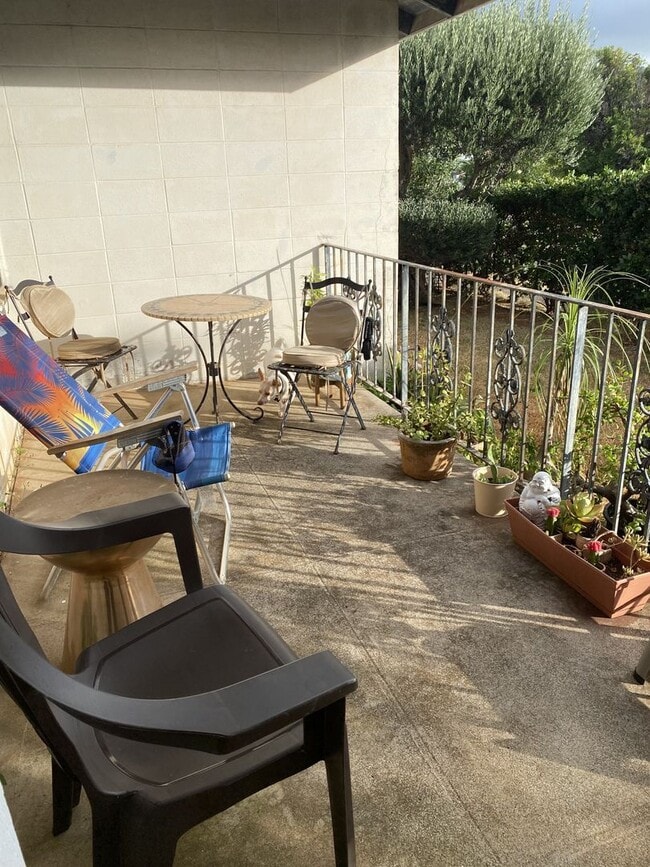 Building Photo - Furnished Private Room for Rent | Large Bed | Shared Home | Honolulu