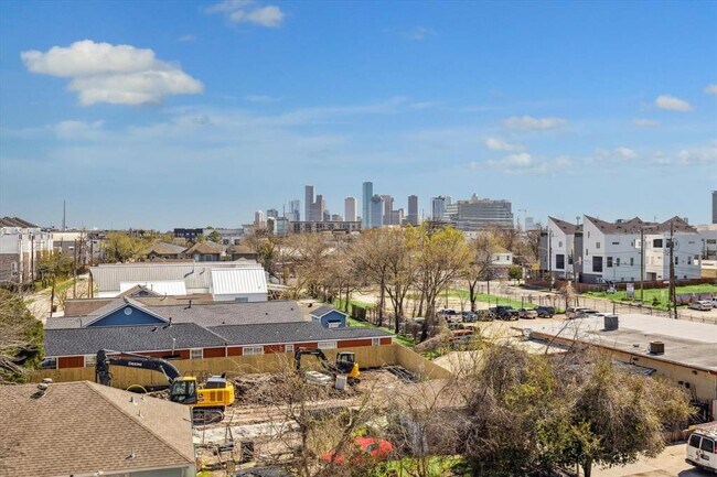 Building Photo - 1026 Patterson St