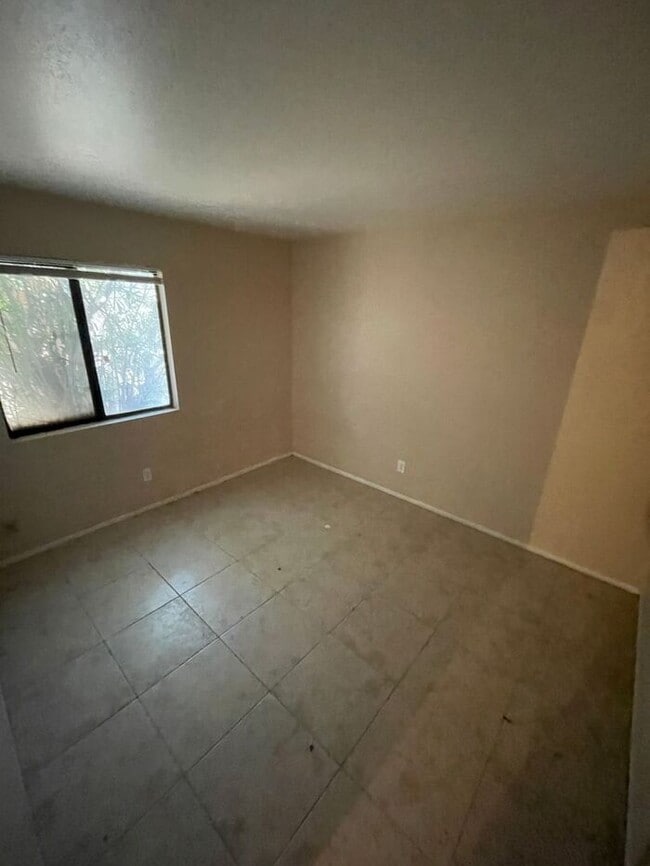 Building Photo - COMING SOON! Adorable 2 bed 2 bath Home in Phoenix!